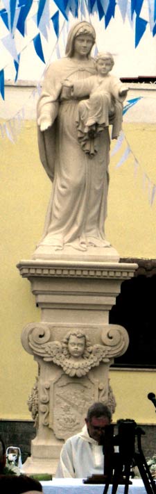 statua Madonna con Bambino